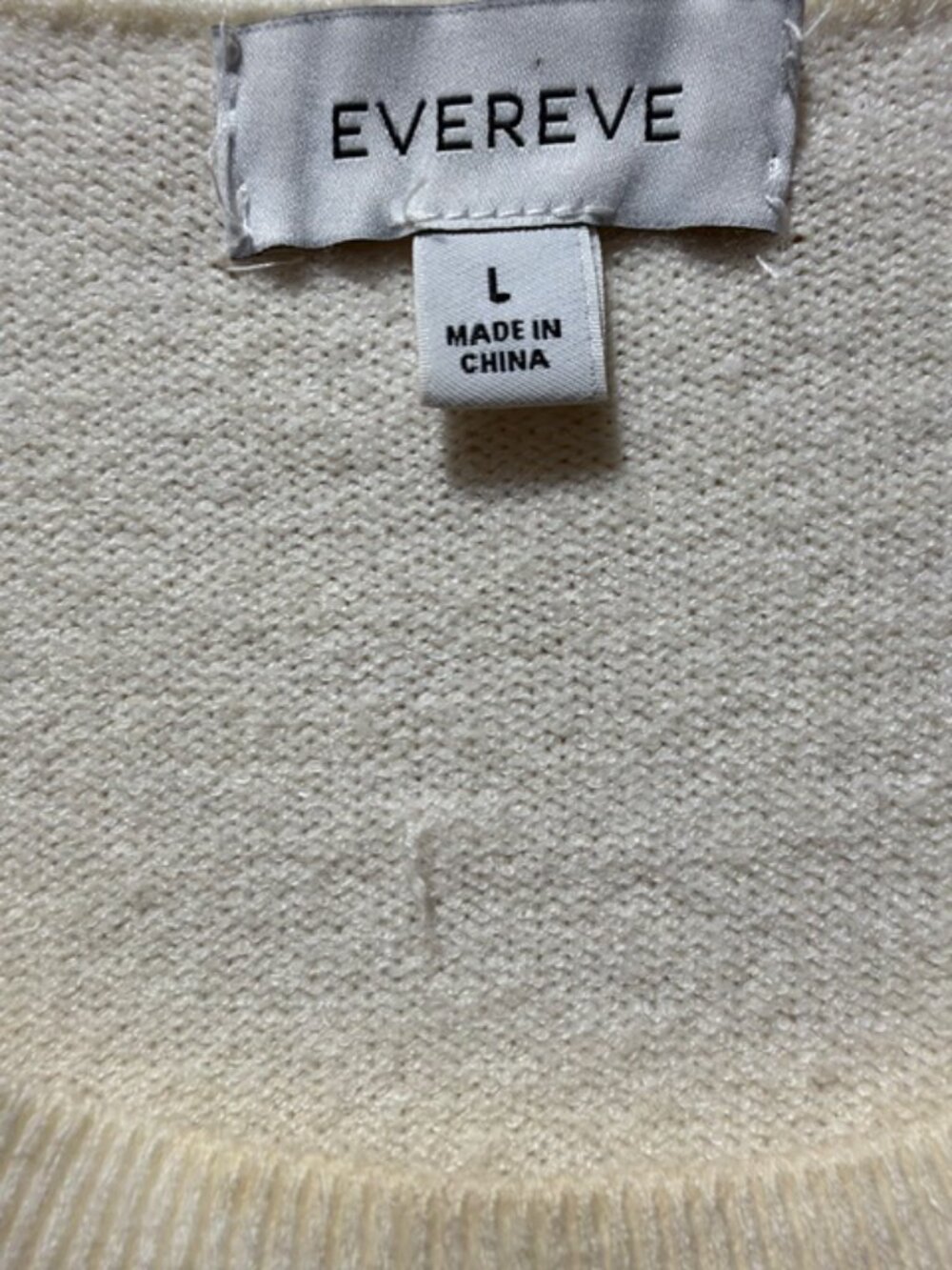 Evereve Textured V‑Neck Cream Sweater – Size Large - Picture 3 of 3